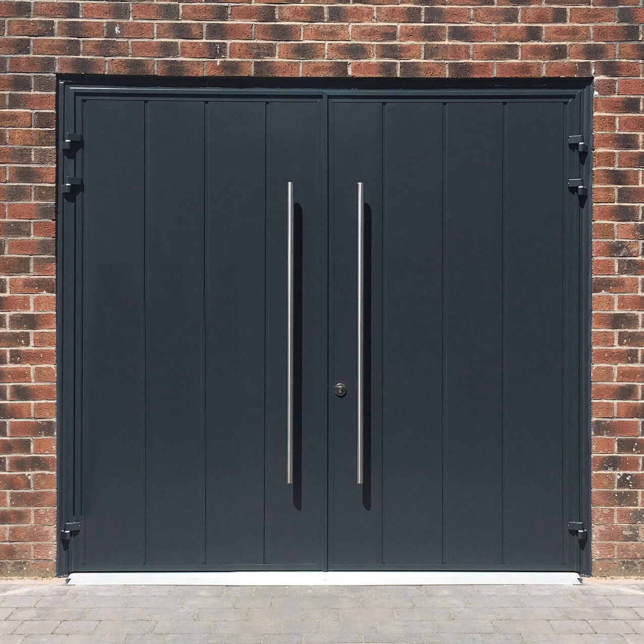 Teckentrup Carteck Side Hinged Centre Ribbed Vertical Smooth In Anthracite With D Handles