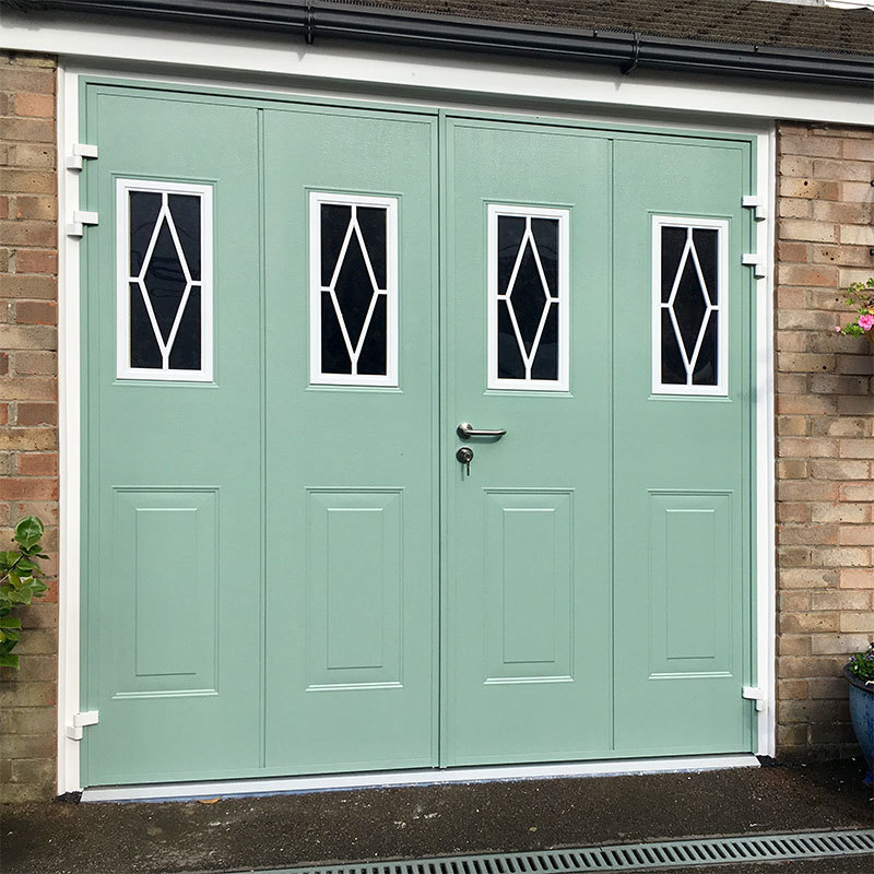 CarTeck Teckentrup Side Hinged Garage Door in Georgian Vertical with Vertical Window Rhombus Mullion