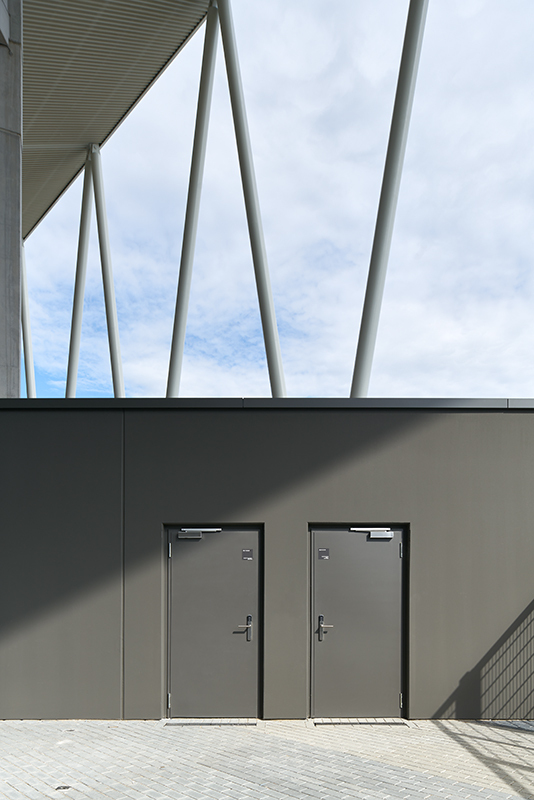 Usage for the EI2﻿ 30-C5-SA „TECKENTRUP 62“: Right from the start accessibility was also on the agenda for the fire ﻿doors in the outside area.