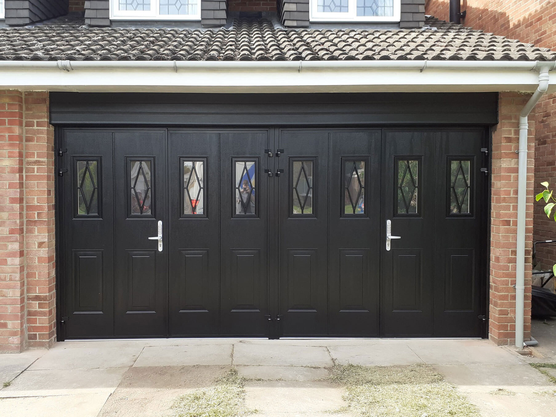 Teckentrup Carteck Side Hinged Georgian Vertical Woodgrain In Black With Rhombus Mullion Windows And Code Locks