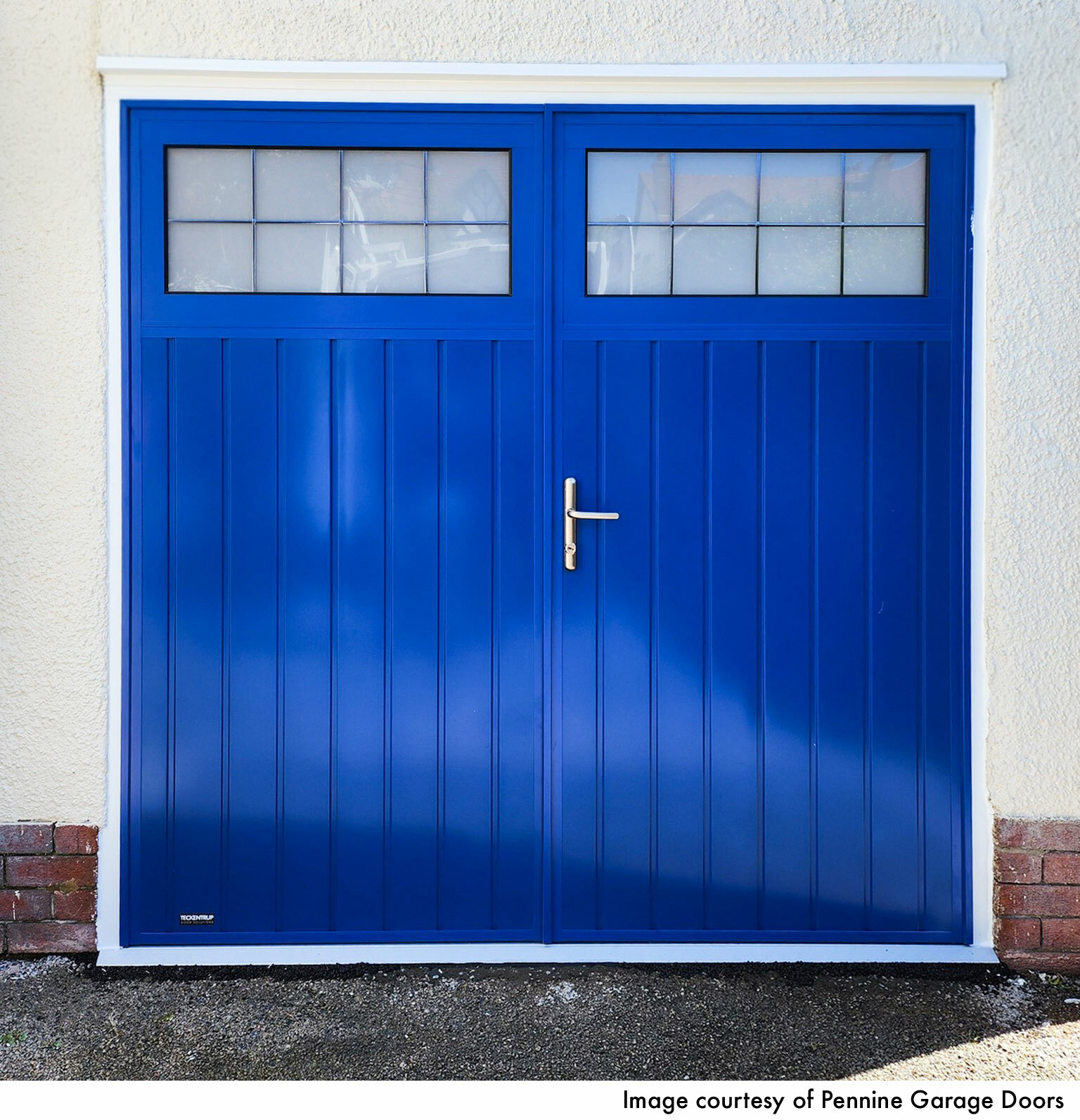 CarTeck Insulated Traditional Side Hinged Garage Door - Smooth Gentian Blue