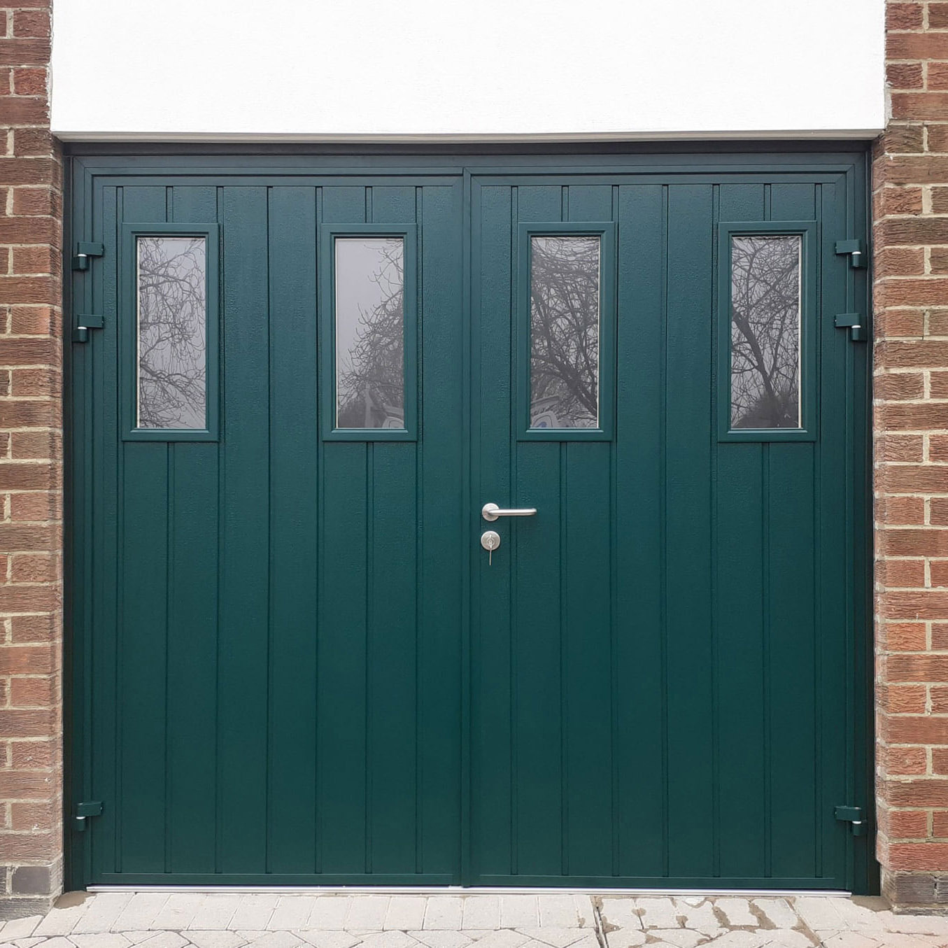 Teckentrup Carteck Side Hinged Standard Ribbed Vertical Woodgrain In Moss Green With Retangle 1 Windows