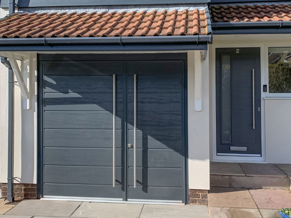 CarTeck Centre Ribbed Horizontal Side Hinged Garage Door -  Woodgrain Anthracite Grey with D Handles
