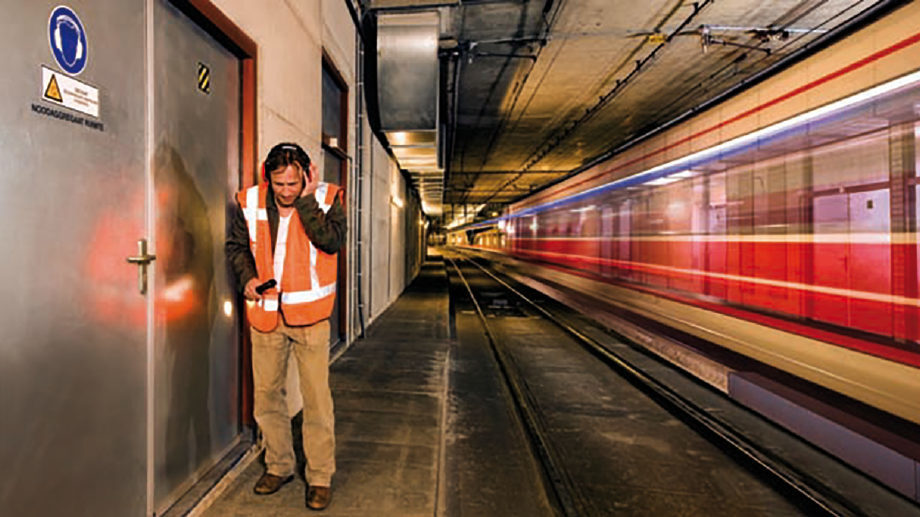 Teckentrup secures role as "door department" for Transport for London